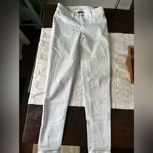 White skinny jeans